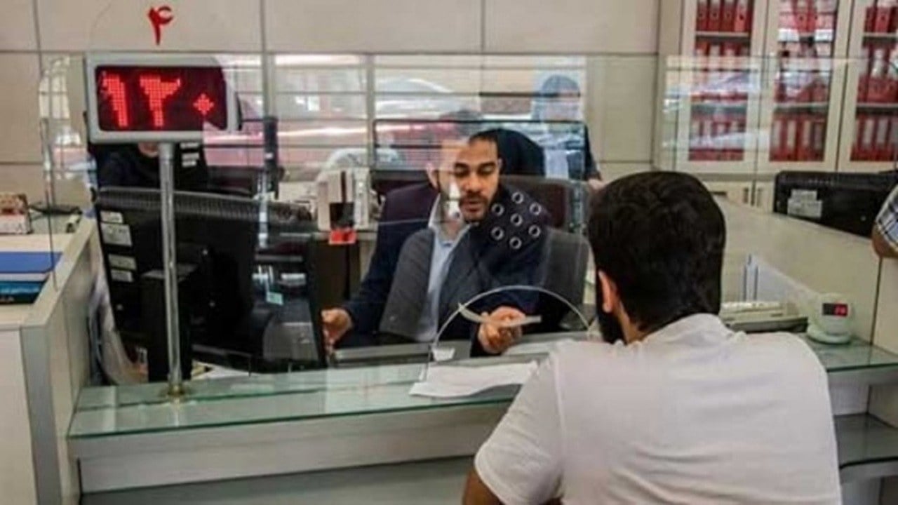 کارکنان بانک آینده همچنان در انتظار تعیین تکلیف وضعیت استخدامی