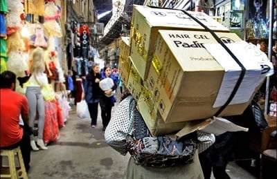 کولبری در تهران؛ وقتی پیک، پیاده می‌شود
