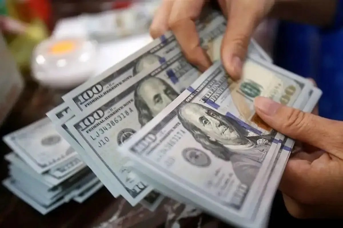 دلار از ۲۰۰ هزار تومان عبور کرد؛ صعود بازار ارز ادامه دار میشود؟