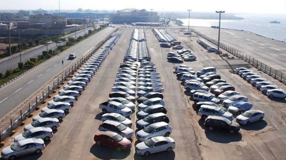 ارز نداریم، مگر برای واردات خودرو!/ ارزش واردات خودرو ۶۶ درصدافزایش یافت