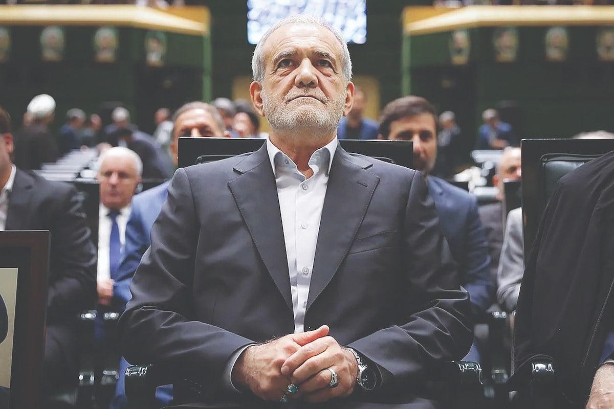 دوئل بنزینی پزشکیان