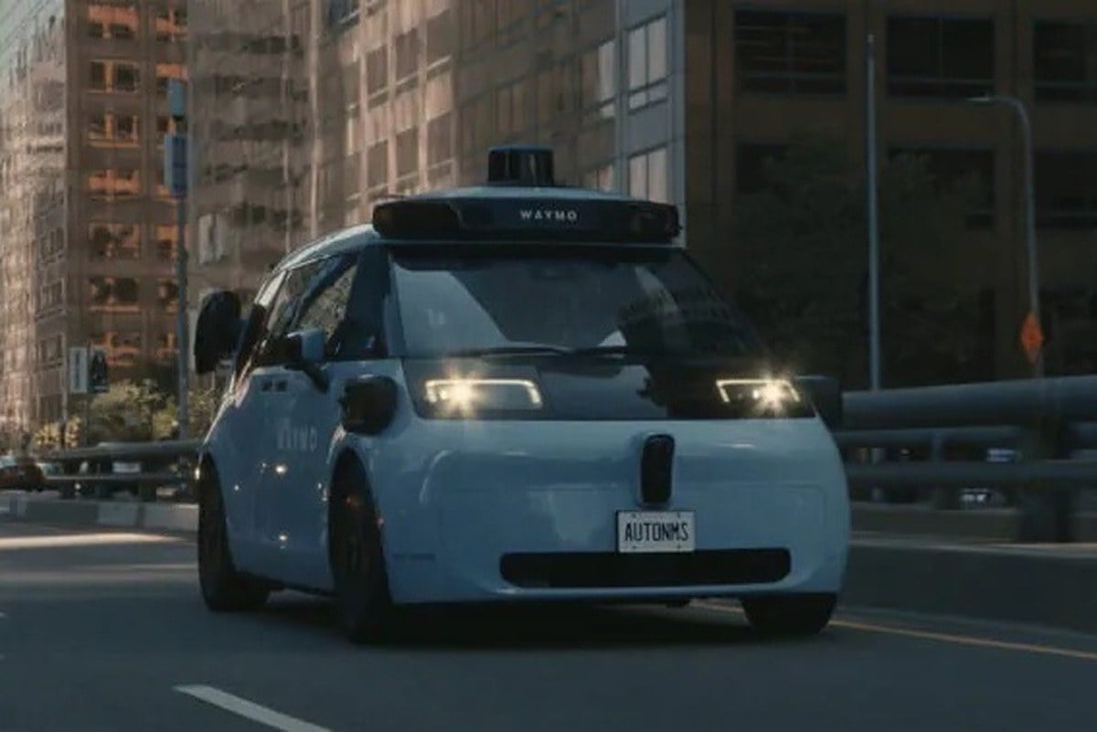 روبوتاکسی Waymo Ojai به Gemini مجهز شد | خودروی خودران حالا با مسافران صحبت میکند