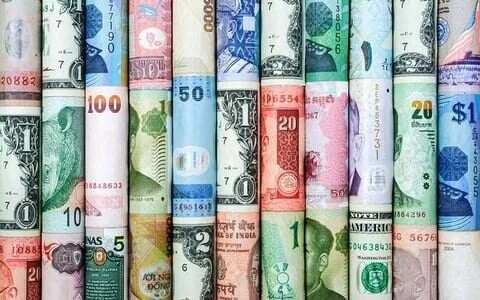 جریمه ۱۸ میلیارد ریالی برای خرید و فروش غیر قانونی ارز دراصفهان