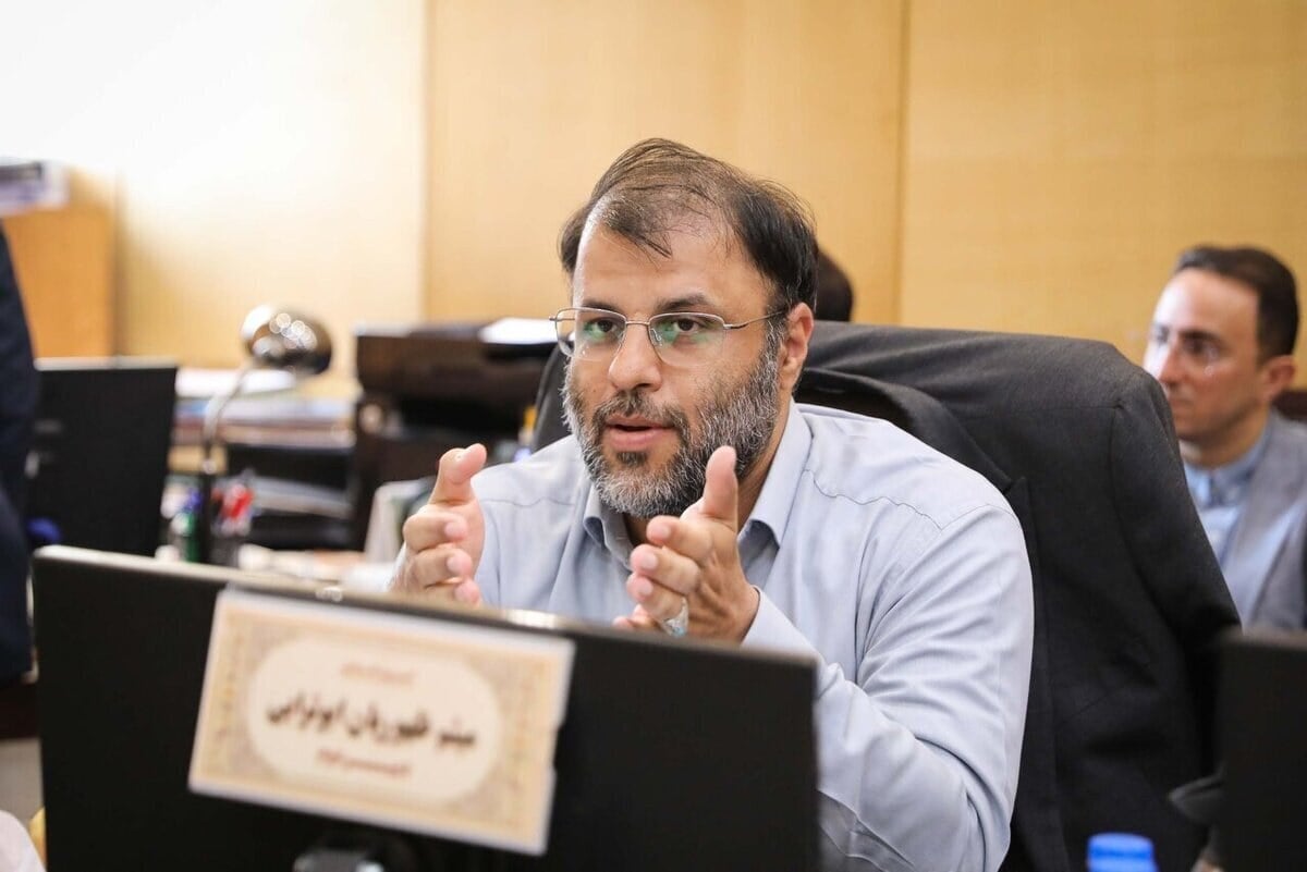 دبیر کمیسیون اقتصادی مجلس: سهمیهبندی و بازاریسازی، قیمت بنزین را به ۵۰ تا ۷۰ هزار تومان میرساند