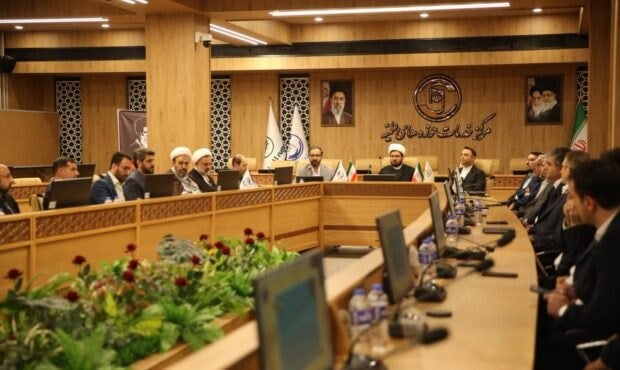 بیمه البرز قرارداد جامع بیمه ای با مرکز خدمات حوزه های علمیه امضا کرد