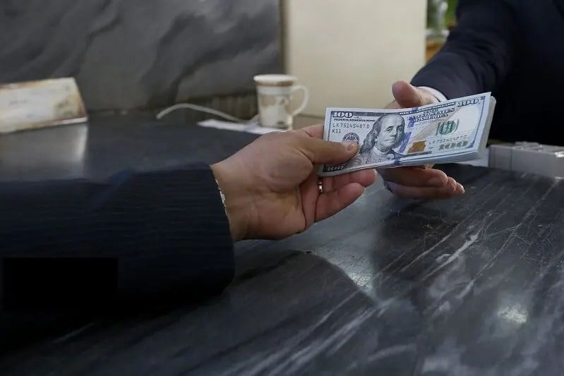 ادعای همتی درباره قیمت دلار؛ موقتی است