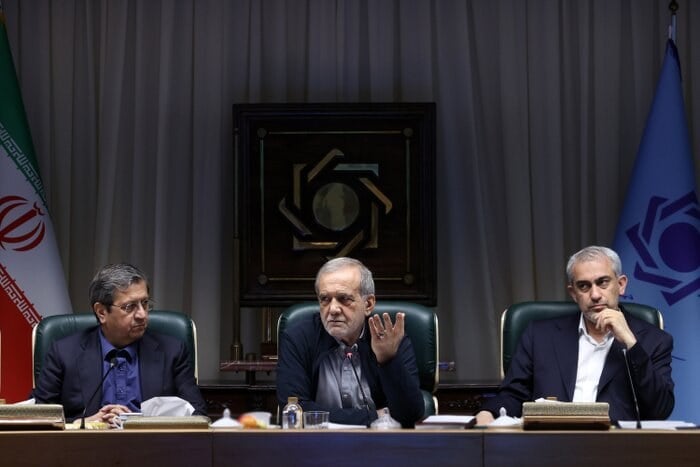 تأکید رئیسجمهور بر هماهنگی کامل برای حفظ ثبات اقتصادی کشور