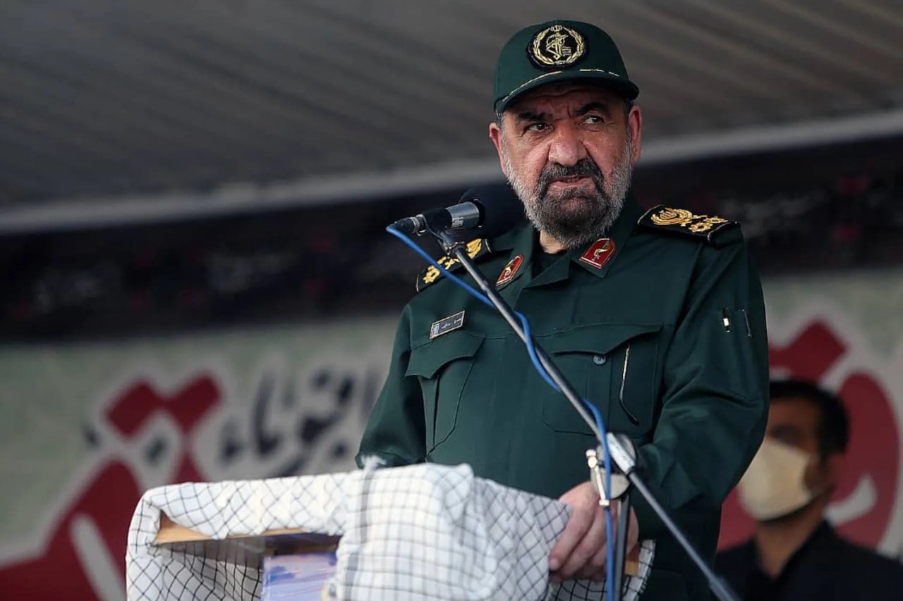 پزشکیان: اگر آمریکا به تعهدات خود مانند برداشتن محاصره و تحریمها، آزادکردن پولهای ایران و توقف آتش در لبنان عمل کند، ما هم مسیر تنگۀ هرمز را باز خواهیم کرد/رهبر انقلاب: قاطعانه اعلام میکنم ارتکاب هرآنچه به ضرر انسجام اجتماعی باشد، ممنوع است/فایننشال تایمز: نخستین اقدام امریکا علیه ایران در قالب عملیات «دی دی اقتصادی»؛ واشنگتن دسترسی بانک مصری به نظام مالی آمریکا را محدود میکند