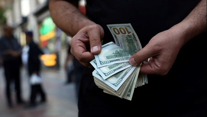 دلار ۲۰۸ هزار تومانی؛ ثبت یک رکورد تاریخی در بازار ارز ایران