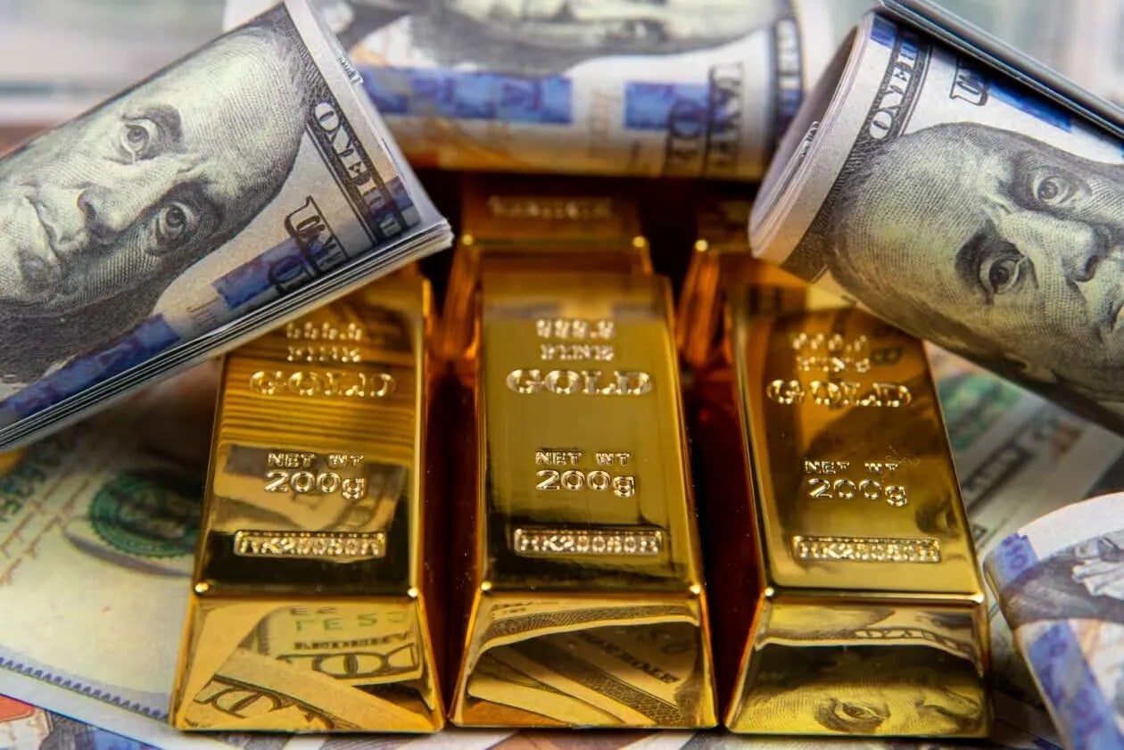 پیشبینی مهم از قیمت دلار و طلا / دلار ۲۴۰ هزار تومانی و طلای ۳۲ میلیونی در راه است؟