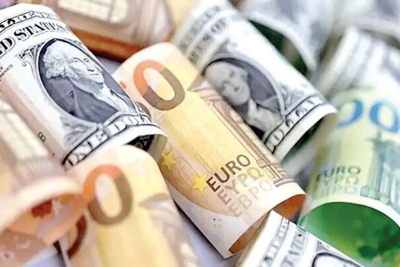 نگرانی از افزایش بدهیها؛ دلار در نزدیکی پایینترین سطح چند ماهه