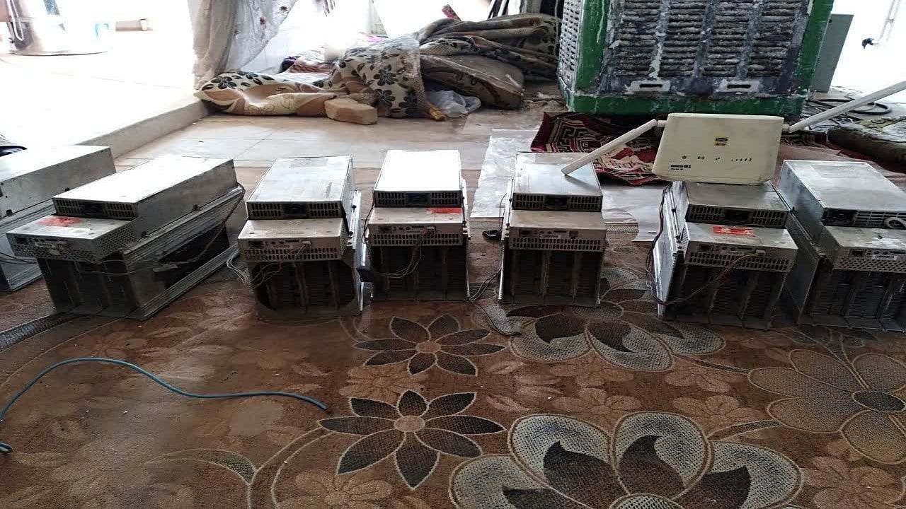 کشف و توقیف ماینرهای غیرمجاز از چهار منزل مسکونی در قم /افزایش رقم پرداخت پاداش به گزارش دهندگان