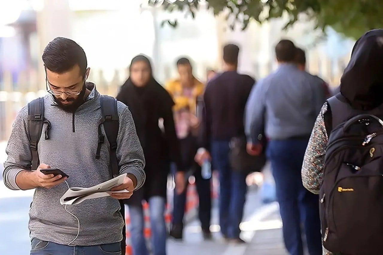 گزارش جابویژن: نیمی از بیکاران برای مدیریت مخارج هزینههای آموزش و درمان را کاهش دادهاند