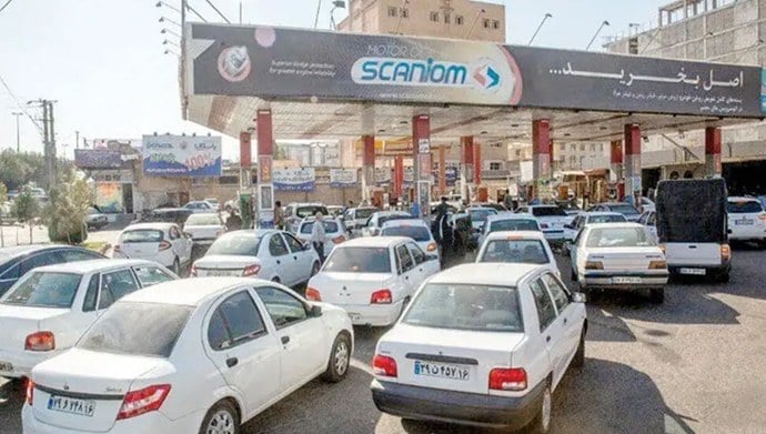 وحشت رژیم از پیامدهای گرانی بنزین؛ از «اصلاح قیمت» تا هشدار درباره «بازی با اعصاب مردم»