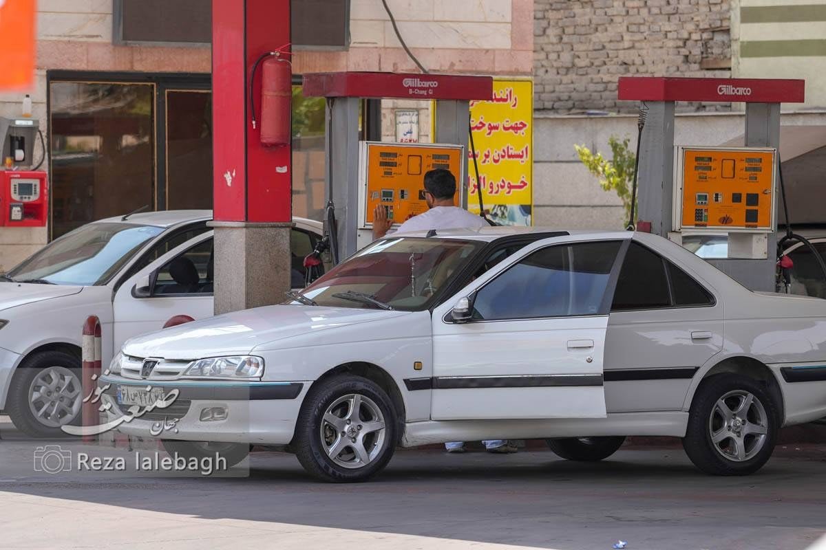 افزایش قیمت بنزین به نفع چه کسی است؟ | بنزین گران شود، مصرف کم میشود؟