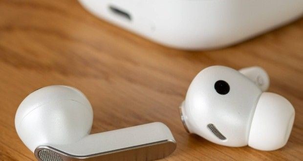 گلکسی بادز سامسونگ مجوز FDA برای قابلیت سمعک را دریافت کرد