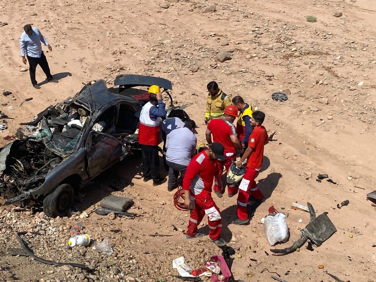سقوط مرگبار پژو ۲۰۶ از پل در محور سرخه ـ آرادان