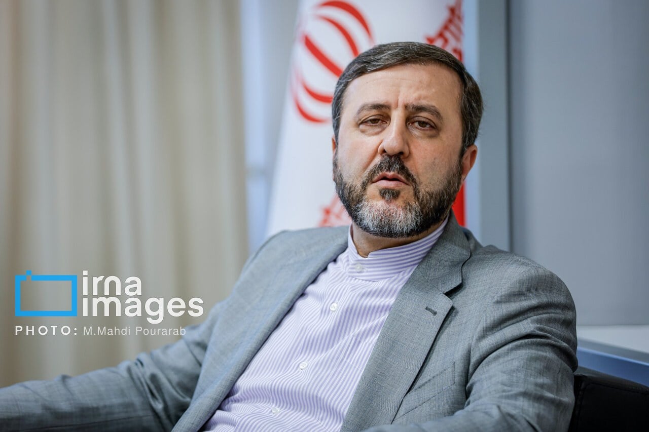 غریب آبادی: به زودی توهمات ترامپ را اصلاح میکنیم