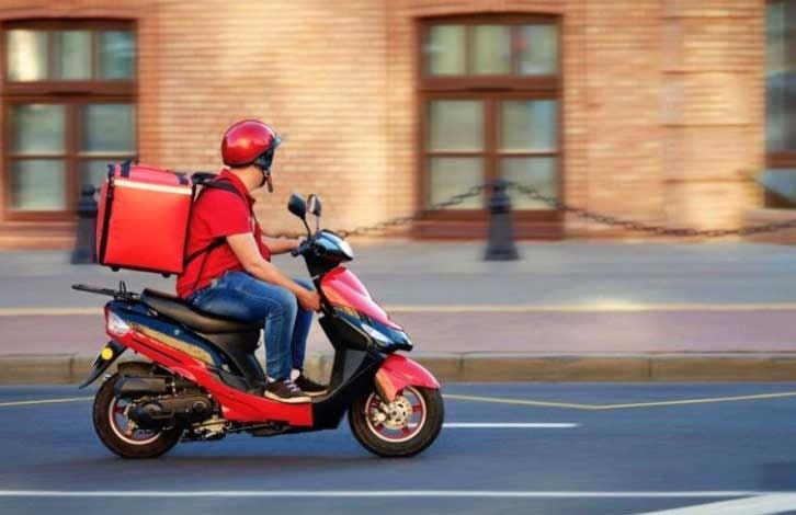 چرا موتورسیکلت هنوز یکی از سریعترین راههای جابهجایی در شهرهای شلوغ است؟