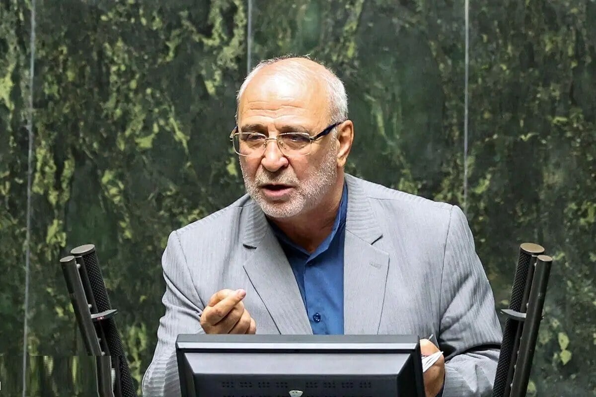 حاجی دلیگانی: امارات باید خسارت‌هایی که به ما وارد کرده را با واگذاری سرزمین و امکاناتش  جبران کند