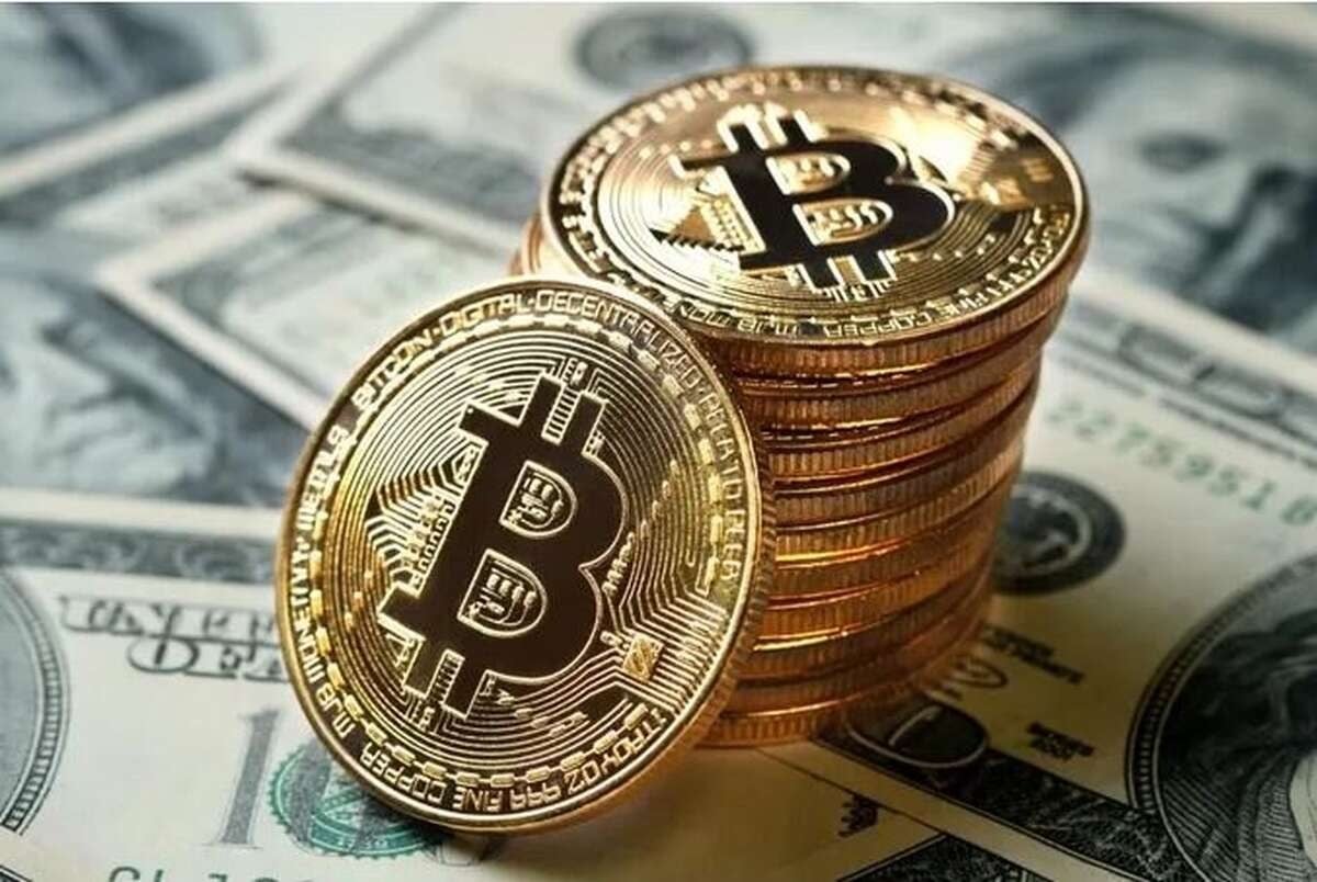 سقوط بیتکوین به زیر ۷۷ هزار دلار