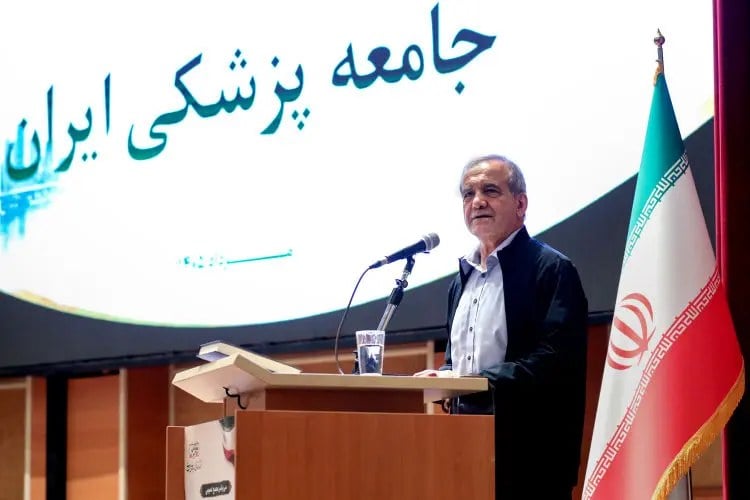 پزشکیان: چه کسی گفته دولت باید بنزین ۱۳۰ هزار تومانی بخرد و ۱۵۰۰ تومان بفروشد؟