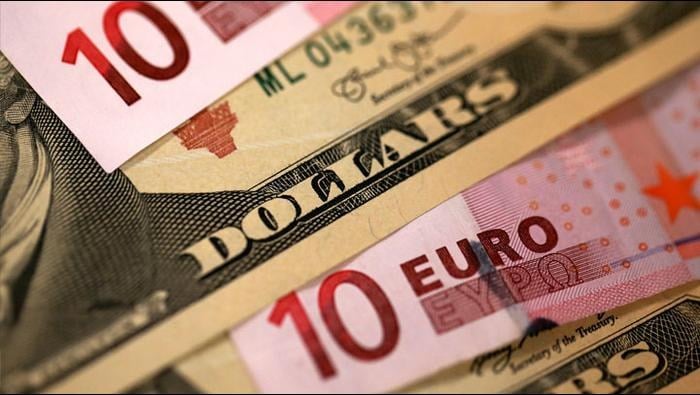 دلار امروز ۲۷ مرداد ۱۰۰۰ تومان پرید؛ جدول بازار ارز