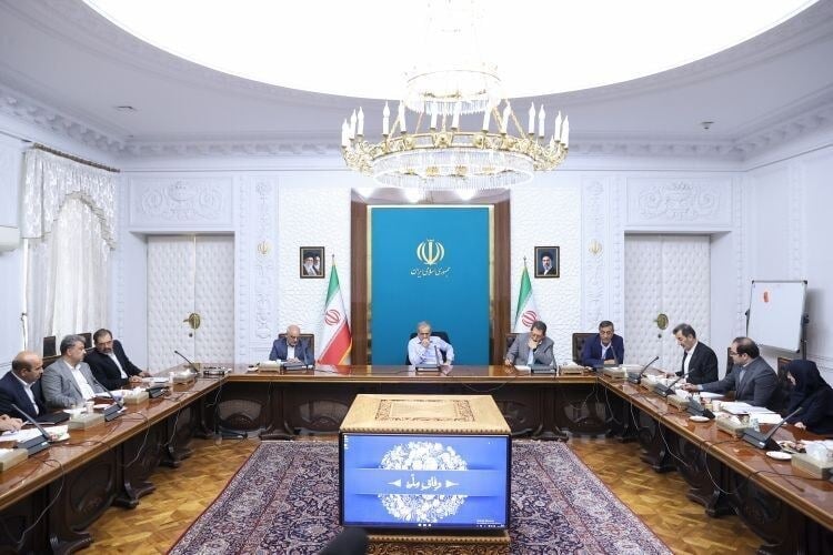 تأمین برق صنایع با اولویت تولید و اشتغال پیگیری میشود