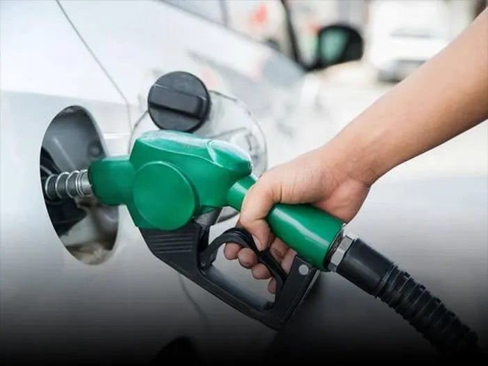 نظر مجلس درباره قیمت بنزین چیست؟