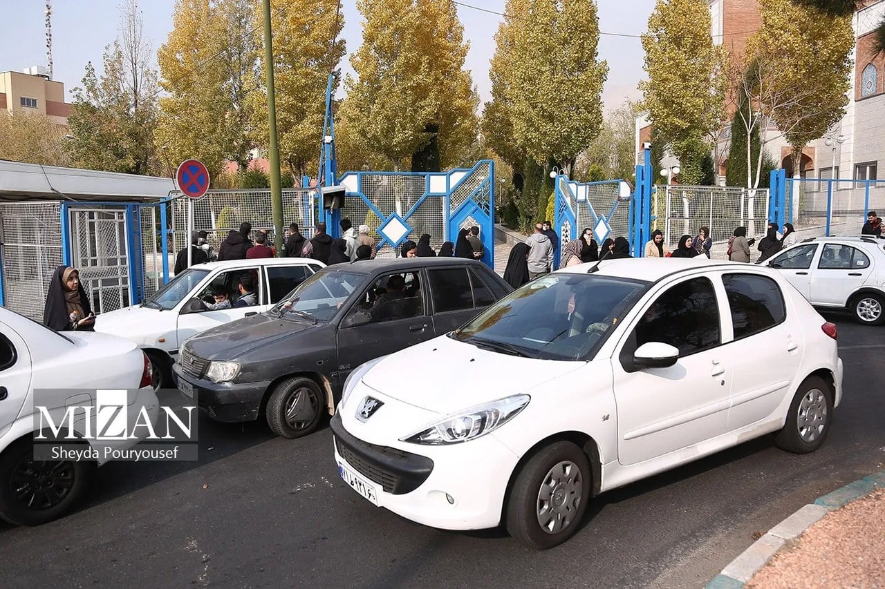 پلیس راهور: مقابل حوزههای کنکور توقف دوبله نکنید