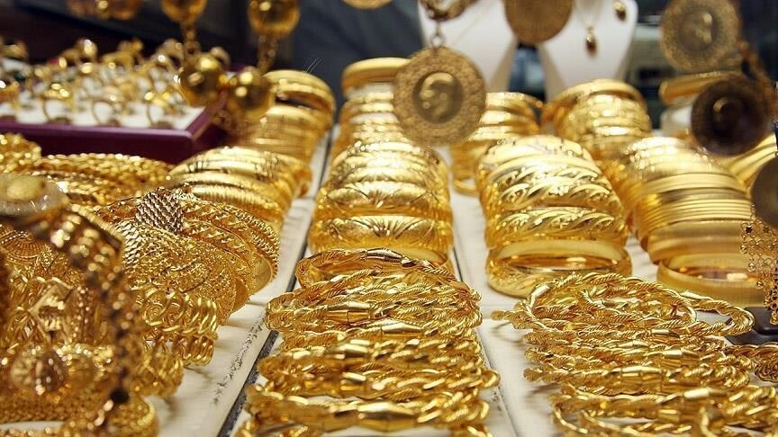 بذرافشان: افزایش قیمت طلا در بازار ایران بیشتر از رشد بازار جهانی است