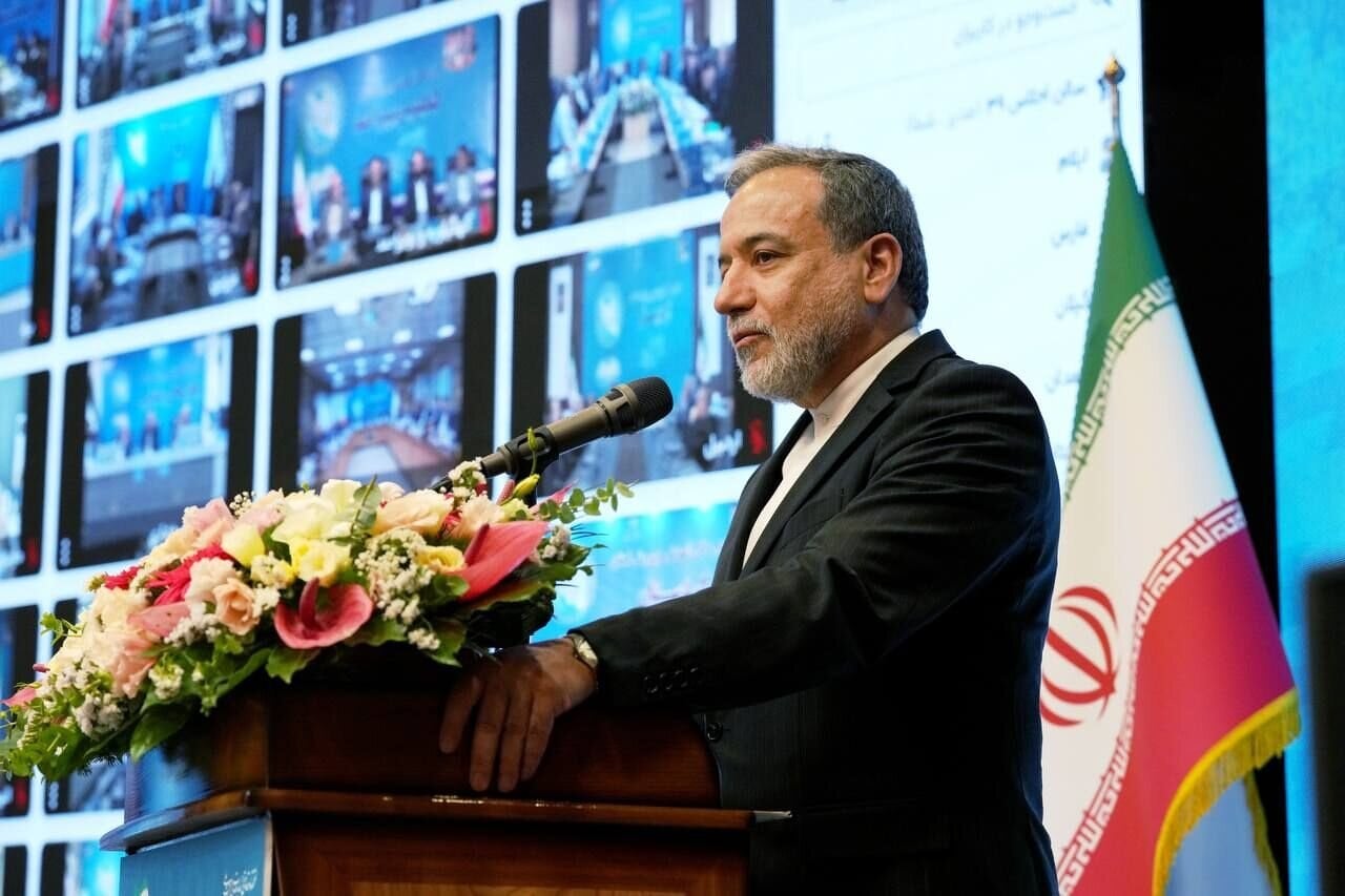 عراقچی: دیپلماسی بدون قدرت نظامی پیش نمیرود؛ میدان و دیپلماسی در کنار هم هستند/ «تسلیم بدون قید و شرط» ایران در جنگ محقق نشد