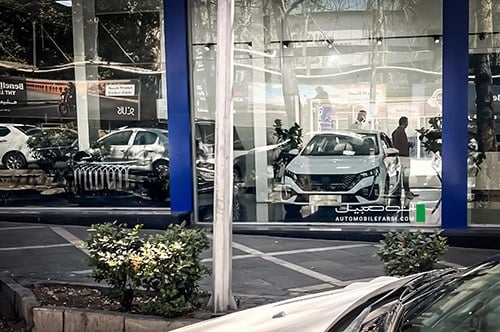 پژو 408 به شوروم فردا موتورز رسید