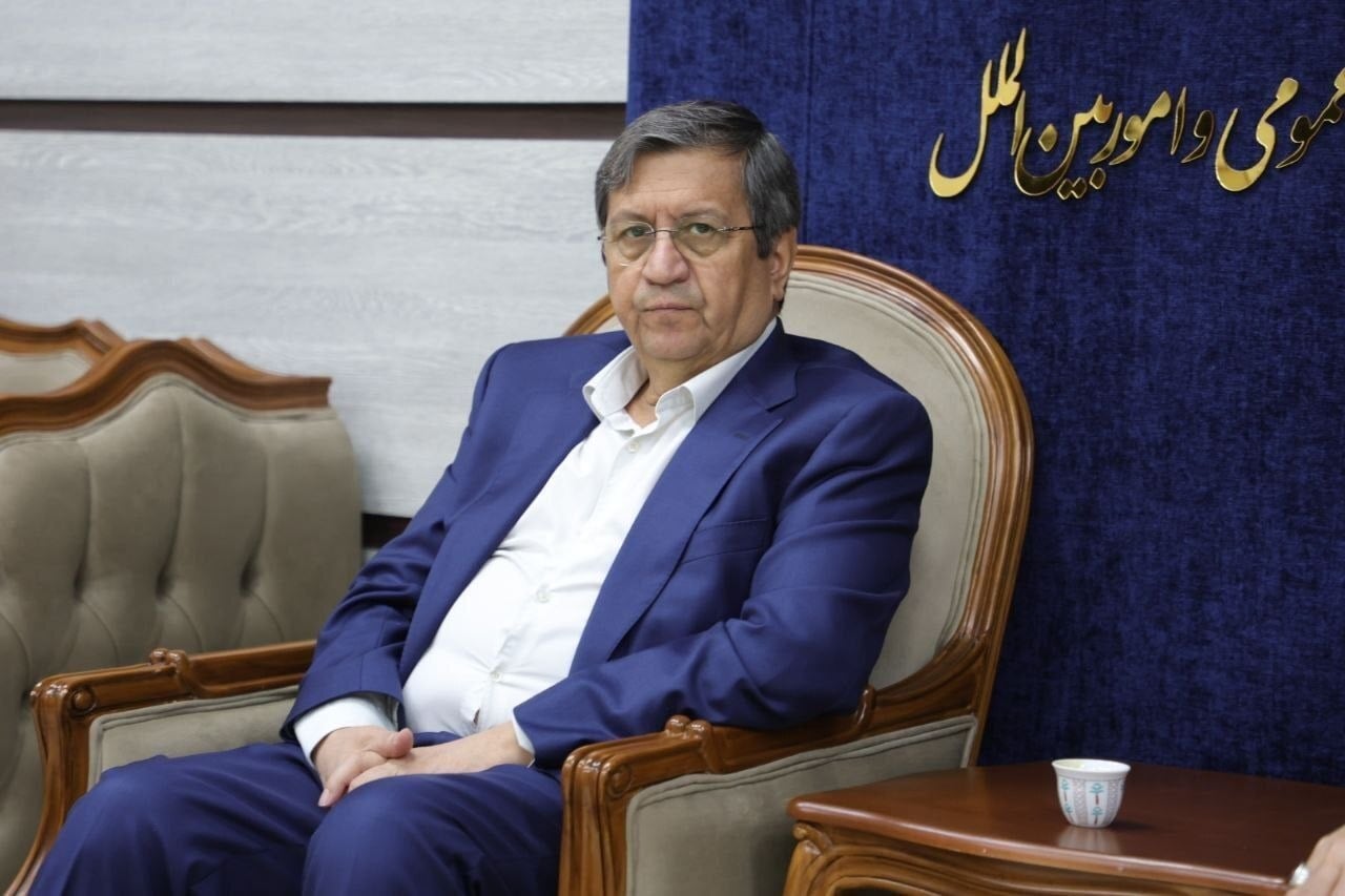 همتی: ارزپاشی نمی‌کنیم؛ نیاز بازار را به قیمت توافقی تأمین می‌کنیم
