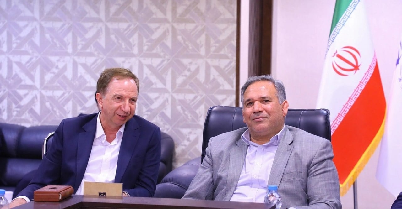 در نشست مدیرعامل بانک دی با نمایندگان ایثارگران غرب مازندران مطرح شد؛ تأکید بانک دی بر توسعه خدمترسانی به جامعه ایثارگری