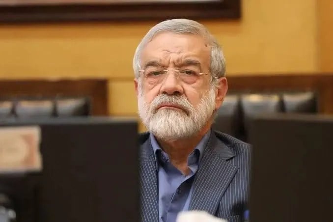 پشت جنگ قایم نشوید، آقایان کنار بکشید