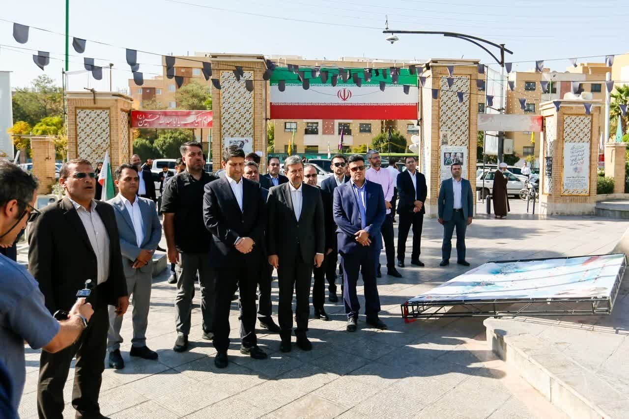 تجدید میثاق وزیر ارتباطات و استاندار اصفهان با آرمان‌های شهدا در گلستان شهدای اصفهان
