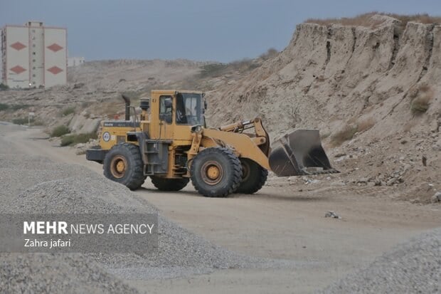 ساخت خانه برای ۱۳ خانواده آسیبدیده از جنگ در بندرعباس آغاز شد