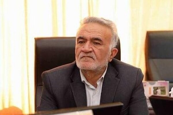 ادعای تولید داخلی ۷۰۰ ماده مؤثره دارویی درست نیست/ عدهای از مسئولان خدمات بیمهای خاص و فوقالعاده دارند
