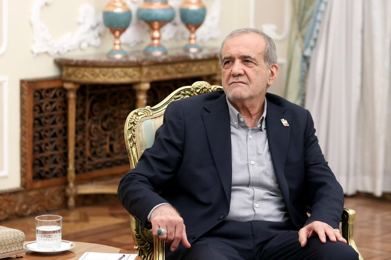 جزئیات دستور پزشکیان برای دورکاری و تردد کارمندان با وسایل عمومی