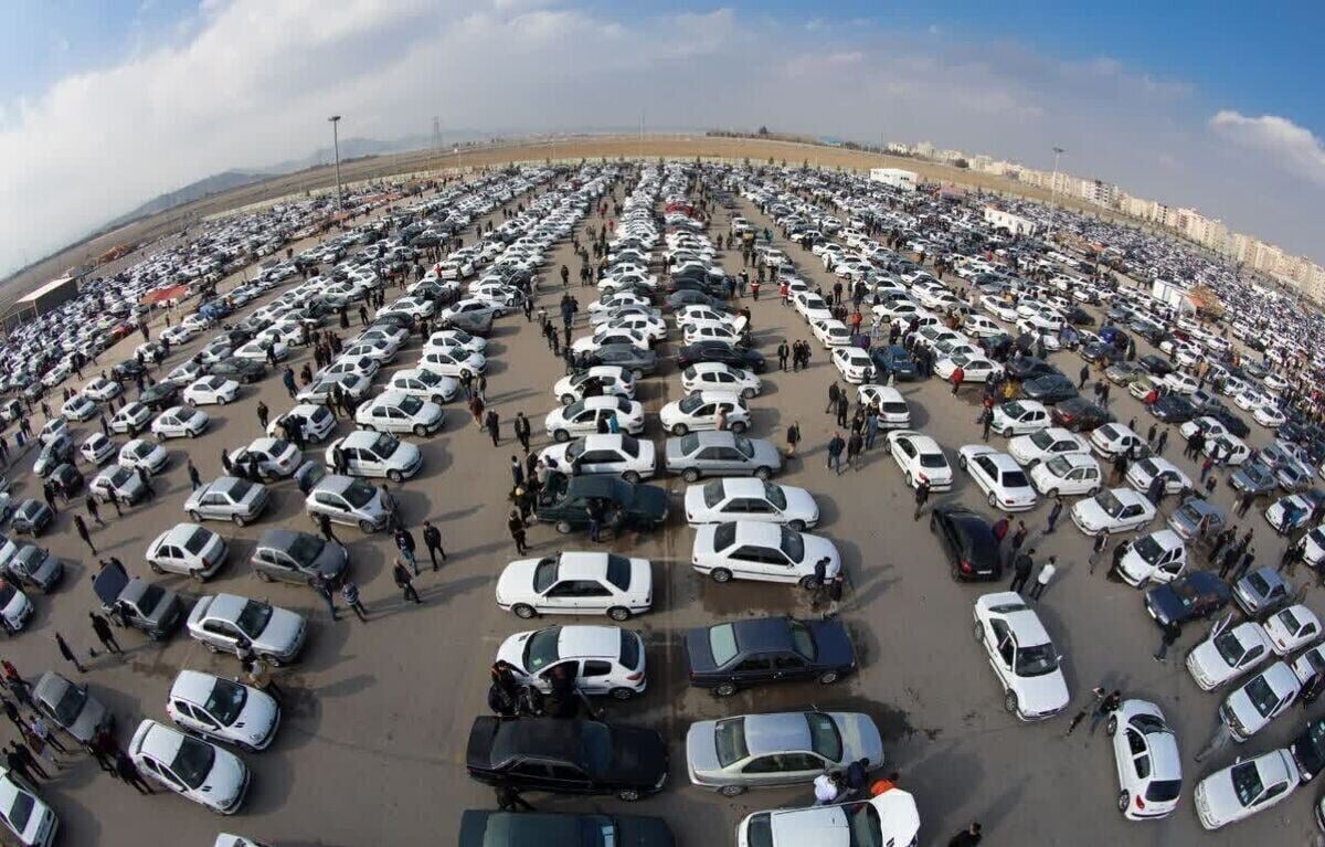 بازار خودرو در مسیر کاهش قیمت؛ سمند ۹۰ میلیون تومان ارزان شد