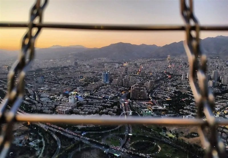 تورم مسکن در شهریور امسال نسبت به ماه مشابه سال قبل ۳۲.۷ درصد افزایش یافته / شاخص گروه «مسکن، آب، برق، گاز و سایر سوختها» به ۴۷۳.۴ رسیده / در سه ماه امسال (بهار ۱۴۰۵) بخش اختمان رشد منفی ۶.۴ درصد داشته