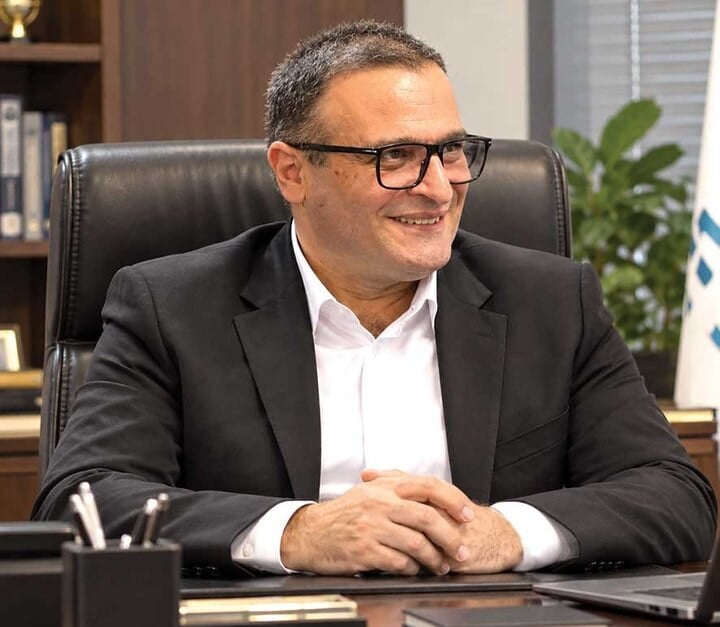 «آب» بورسی میشود