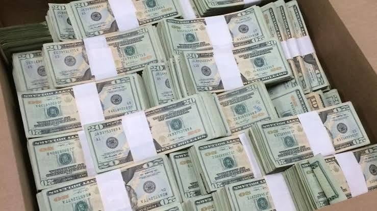 رد پای اخلال ارزی به بانکها رسید؛ چرا نامی از متخلفان بانکی در میان نیست؟