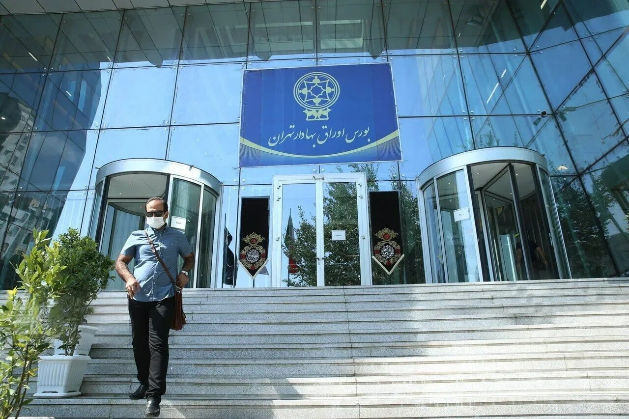 سپردههای ۱۳ بانک بورسی در تیرماه به ۸۹۵۸ همت رسید