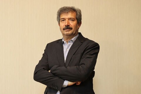 بانک مرکزی سیاست صنعتی را نادیده میگیرد