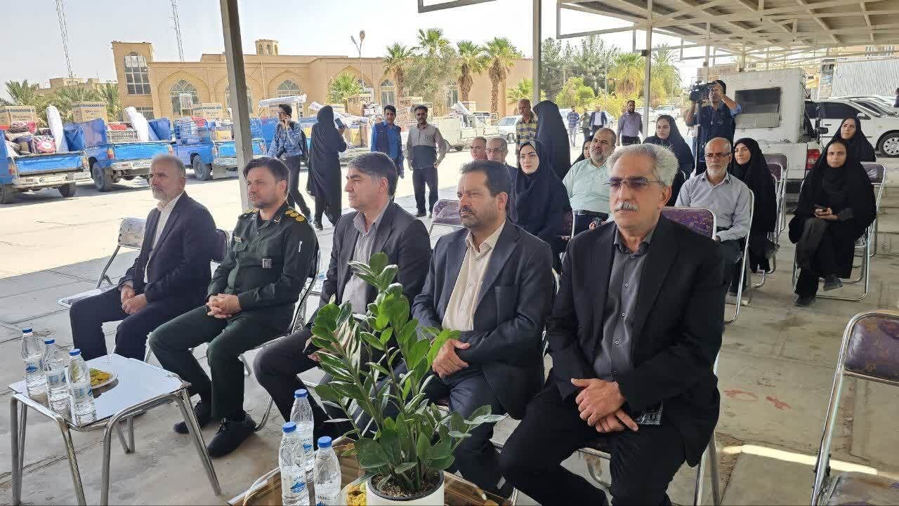 اهدای ۱۱ سری جهیزیه به زوجهای نیازمند بافقی