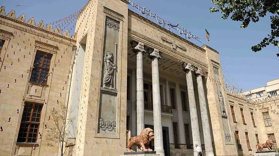 ۹۸ سال بانکداری ایران چگونه از اسکناس به هوش مصنوعی رسید؟