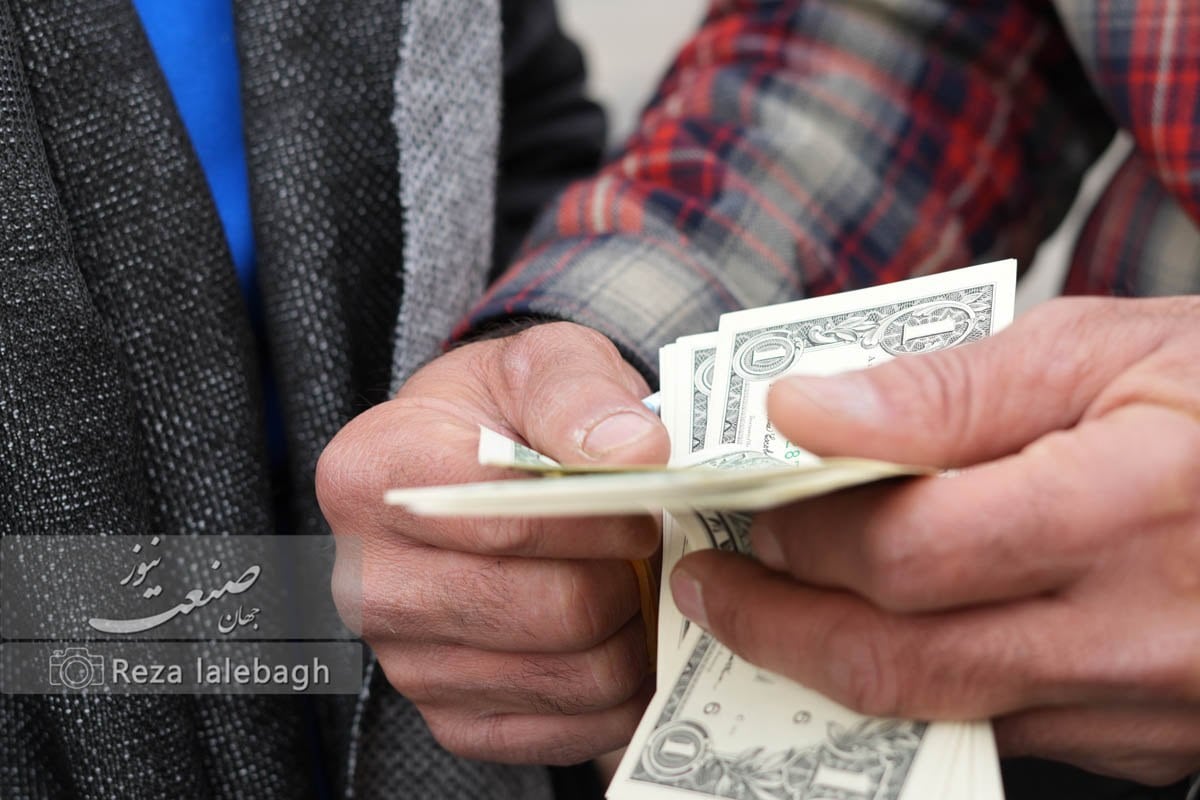 جهش قیمتها در بازار ارز؛ دلار از ۲۰۹ هزار تومان گذشت