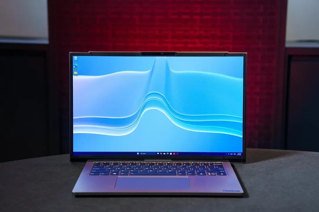 انقلاب لنوو در طراحی گجت‌ها؛ لپ‌تاپ مفهومی Project Swan با نمایشگر رول‌شدنی معرفی شد